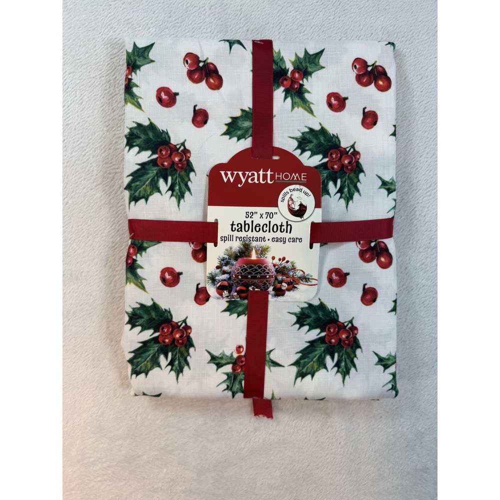HOLIDAY HOLLY LEAVES BERRIES 100% Poly FABRIC TABLECLOTH 52" X 70" 132cm x 177cm